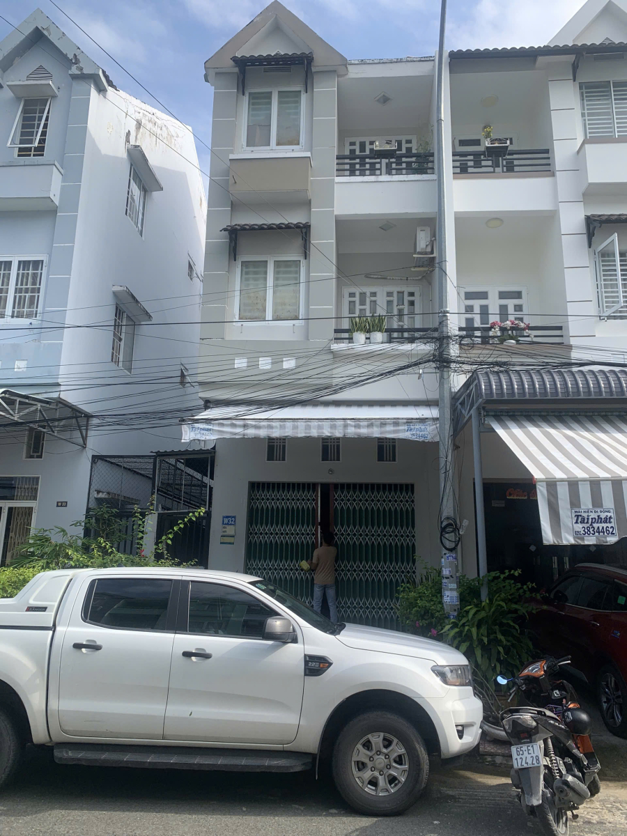 Nhà trệt 2 lầu khu đô thị mới Hưng Phú ( Khu cty 8 )